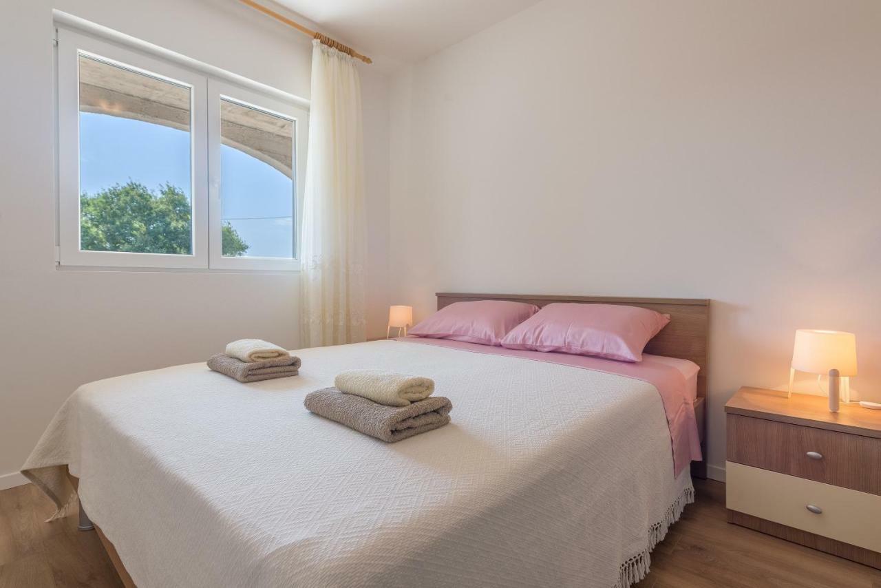 Apartmani Dupor 格基卡琳 外观 照片