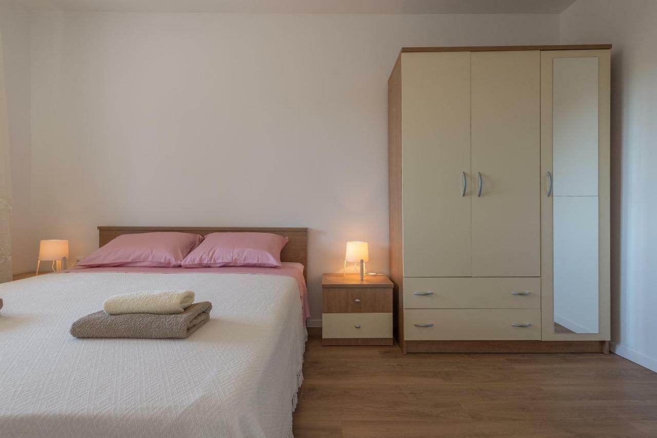 Apartmani Dupor 格基卡琳 外观 照片