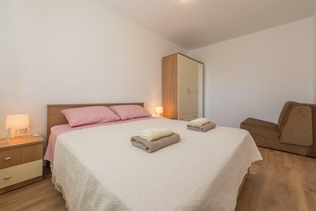 Apartmani Dupor 格基卡琳 外观 照片