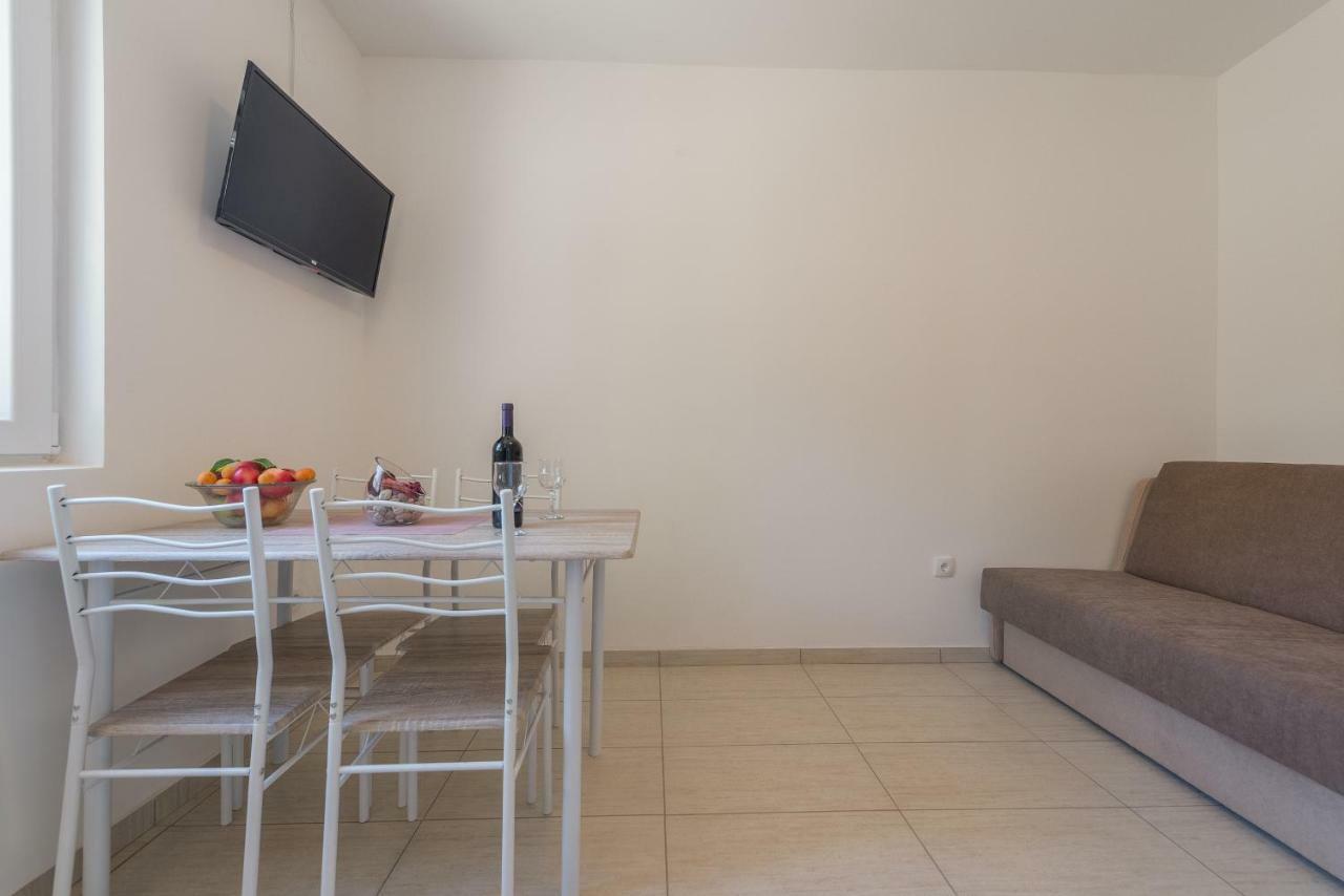 Apartmani Dupor 格基卡琳 外观 照片