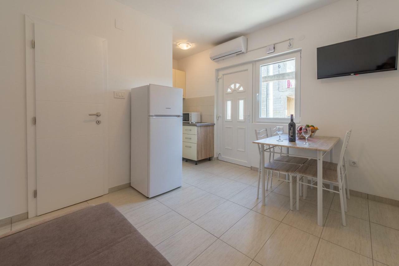 Apartmani Dupor 格基卡琳 外观 照片