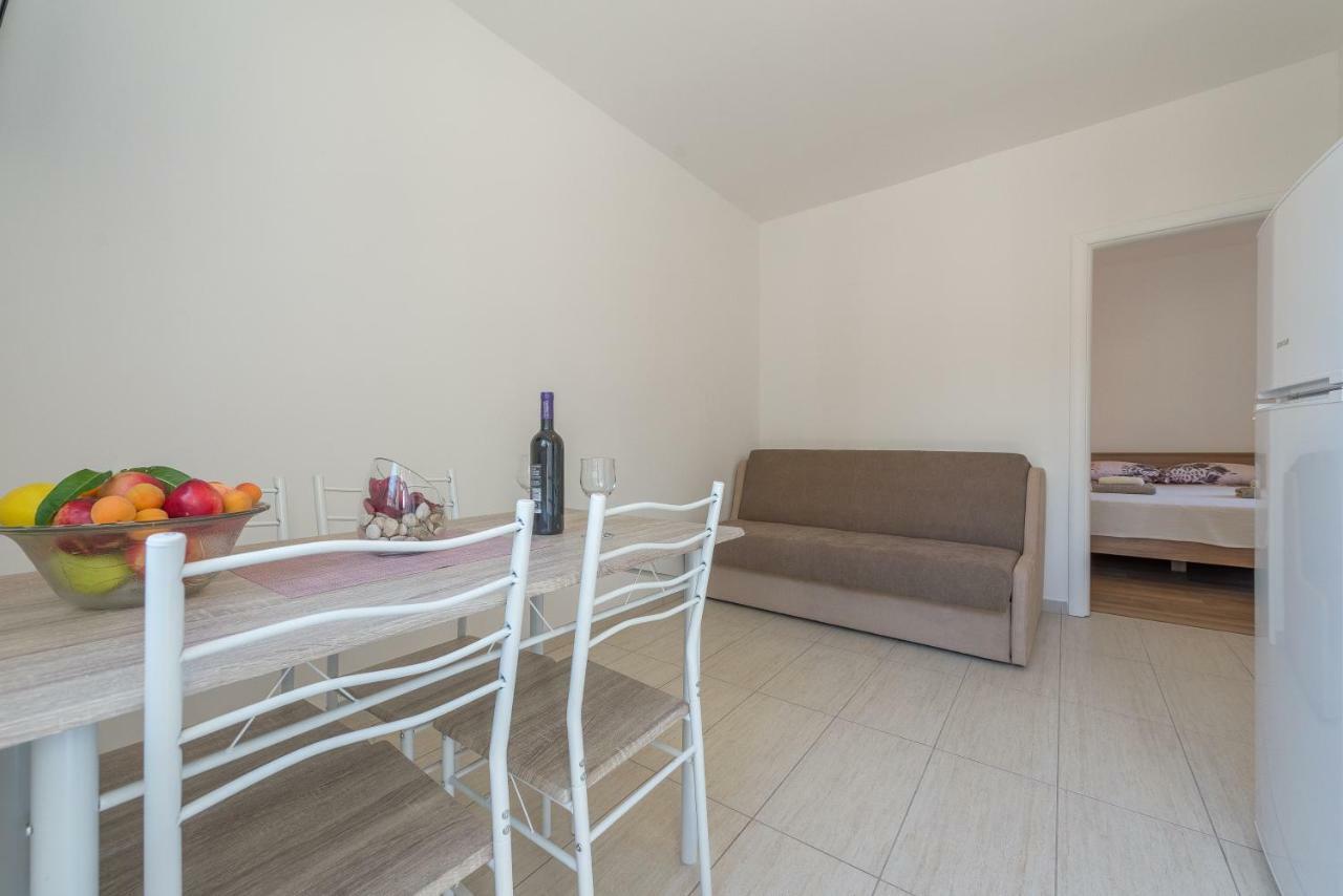 Apartmani Dupor 格基卡琳 外观 照片