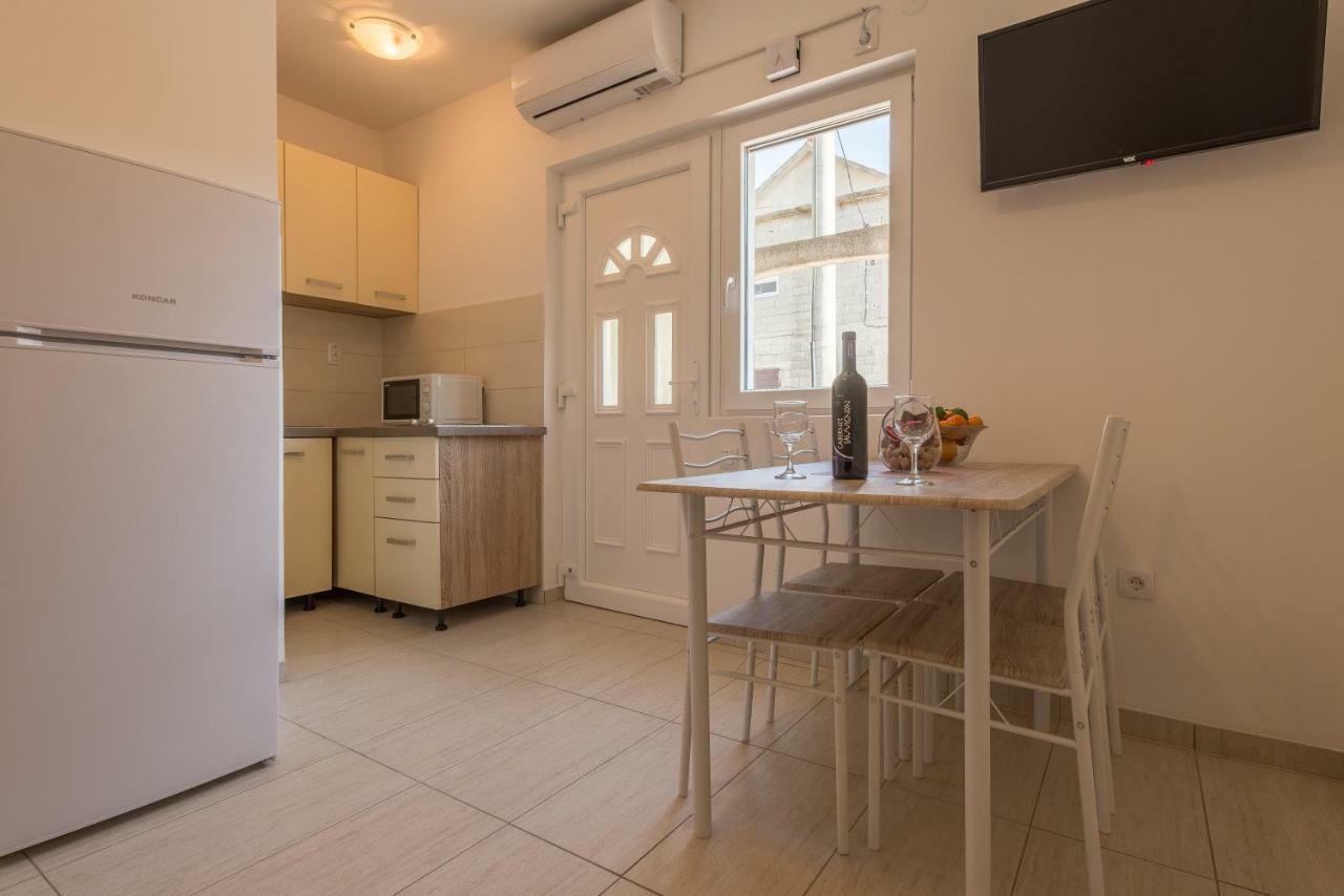Apartmani Dupor 格基卡琳 外观 照片