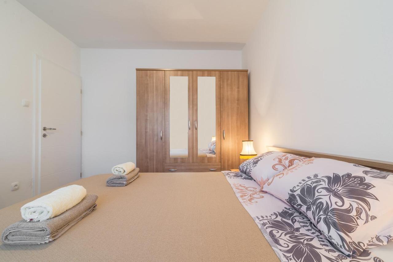 Apartmani Dupor 格基卡琳 外观 照片