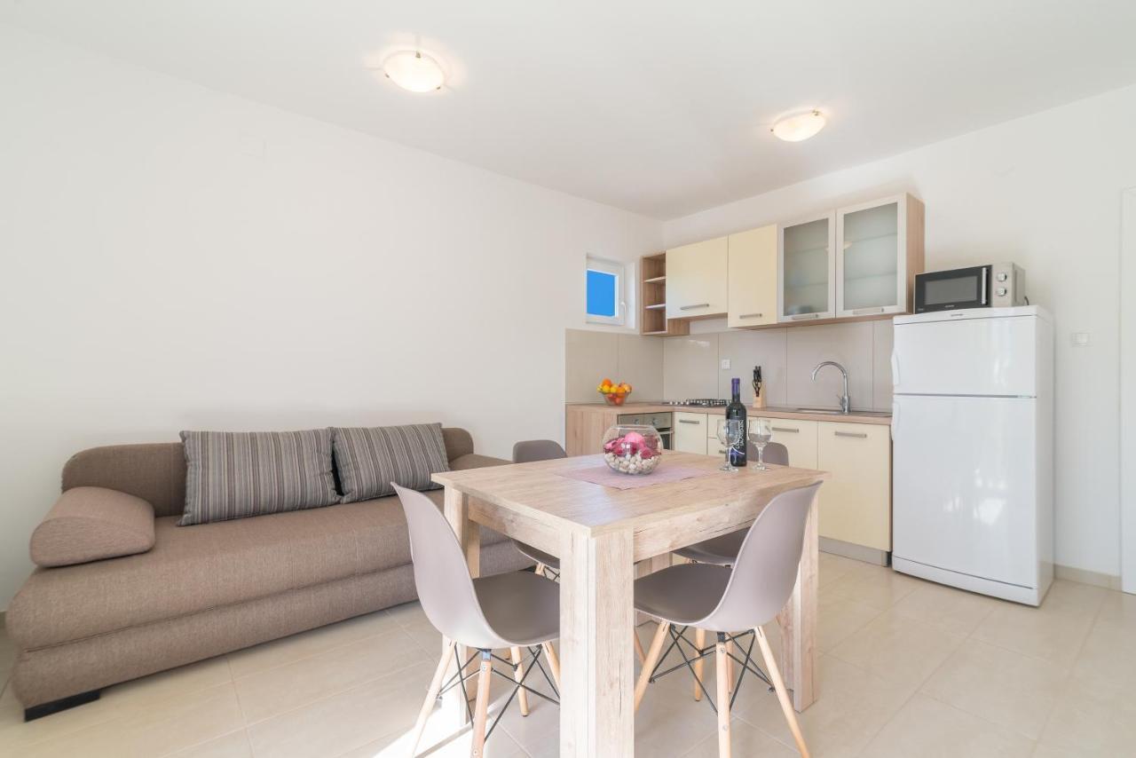 Apartmani Dupor 格基卡琳 外观 照片