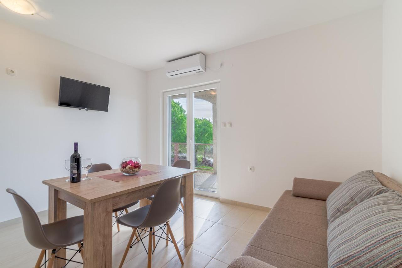 Apartmani Dupor 格基卡琳 外观 照片